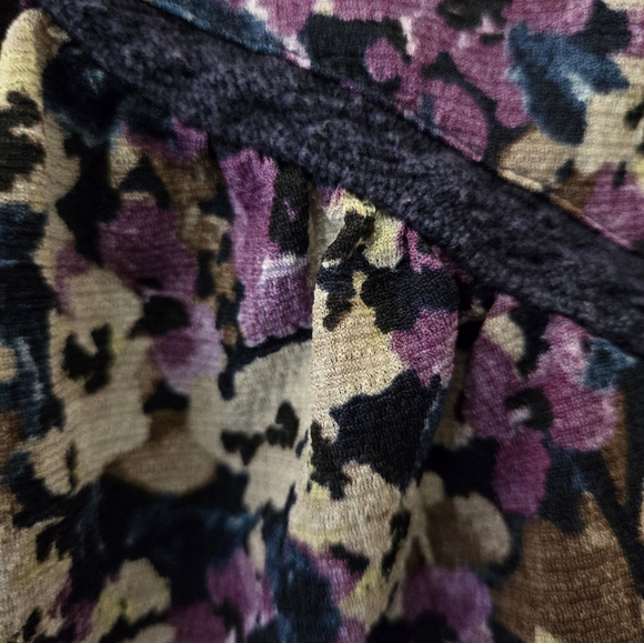 Floral blouse - Picture 3 of 6